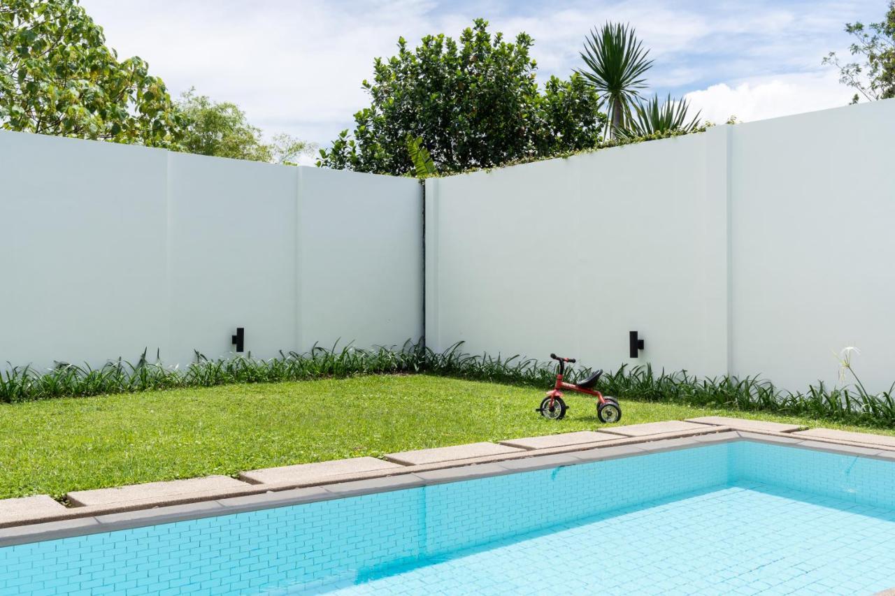 Beautiful Comfortable And Fully Equipped Big Pool Villa With 65Inch Smart Tv Located Near Popular Bangtao Beach And Laguna Bãi biển Bang Tao Ngoại thất bức ảnh